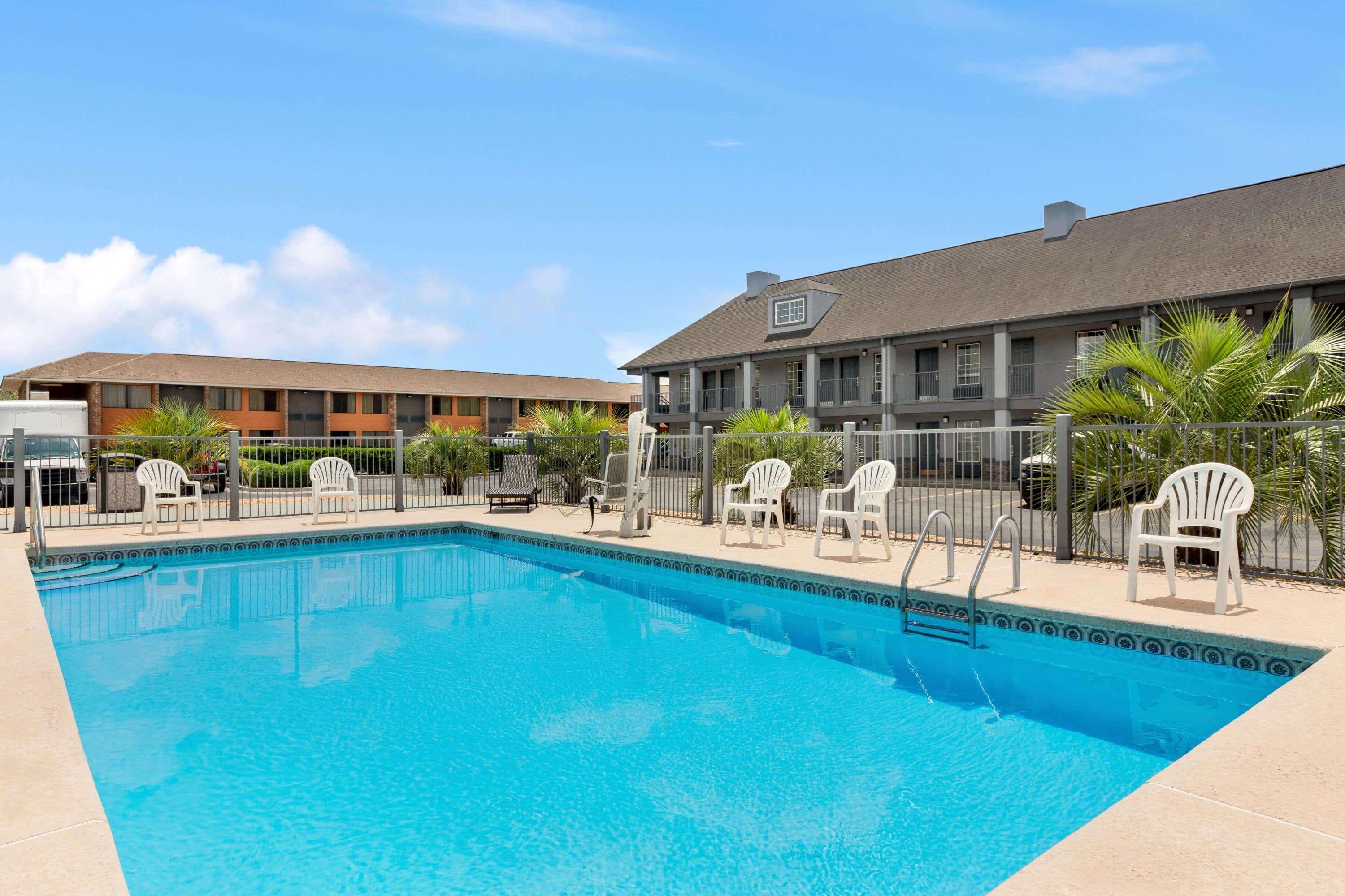Baymont By Wyndham Warner Robins Motel Dış mekan fotoğraf